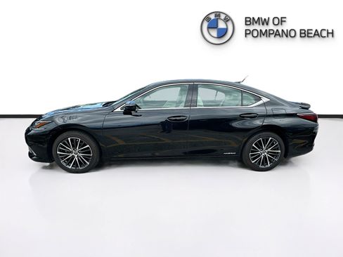 Used 2022 Lexus ES 300h w/ Premium Package FWD image 6