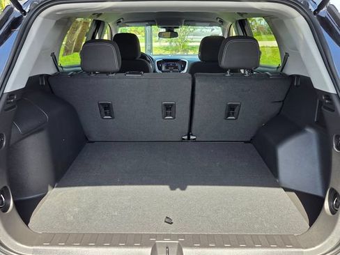 Used 2024 GMC Terrain SLE w/ Driver Convenience Package FWD image 11