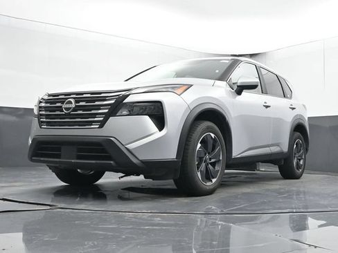 Used 2024 Nissan Rogue SV AWD/4WD image 46