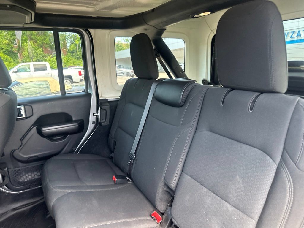 Used 2019 Jeep Wrangler Unlimited Sport S AWD/4WD image 22