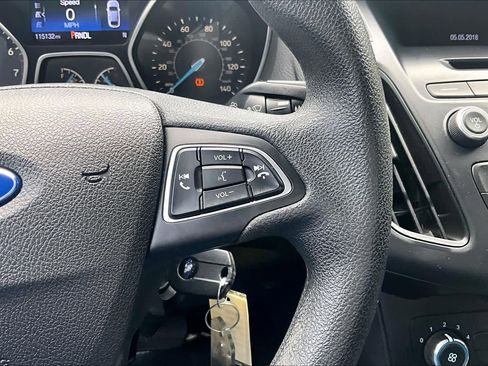Used 2016 Ford Focus SE image 25