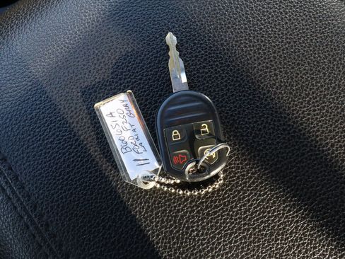 Used 2011 Ford F250 Lariat w/ Lariat Interior Pkg AWD/4WD image 36