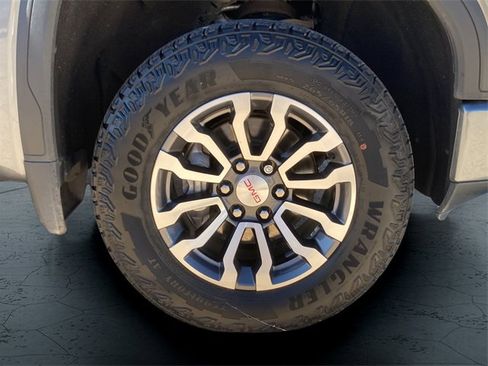 Used 2020 GMC Sierra 1500 AT4 w/ AT4 Premium Package image 9
