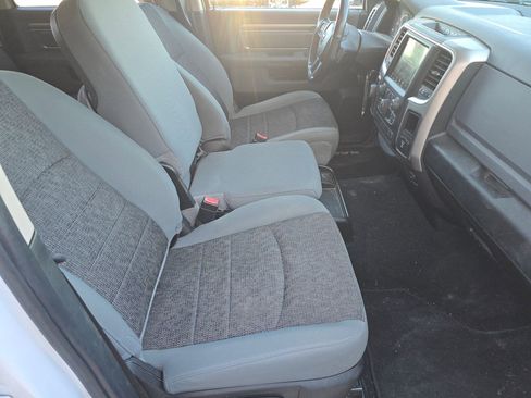 Used 2019 RAM 1500 Big Horn image 29