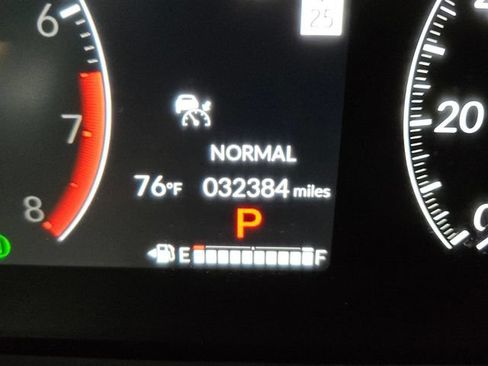 Used 2025 Honda Pilot Touring image 27