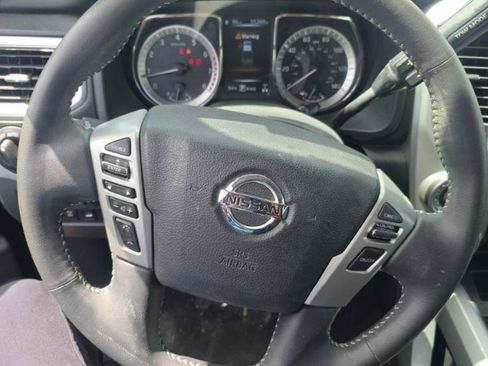 Used 2017 Nissan Titan PRO-4X AWD/4WD image 12