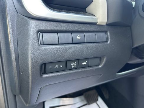 Used 2025 Nissan Rogue SV AWD/4WD image 15