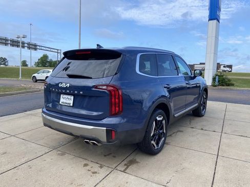 Used 2025 Kia Telluride S image 11