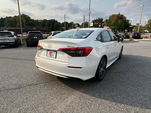 Used 2022 Honda Civic Touring image 4