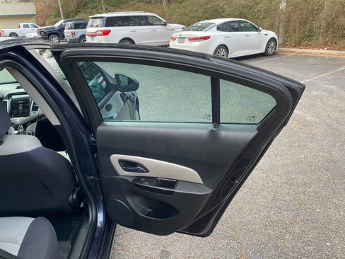 Used 2014 Chevrolet Cruze LS image 36