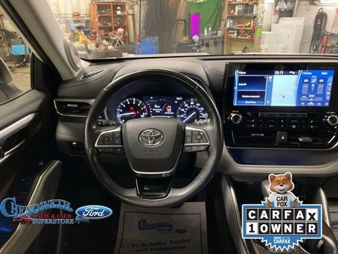 Used 2021 Toyota Highlander Limited image 13