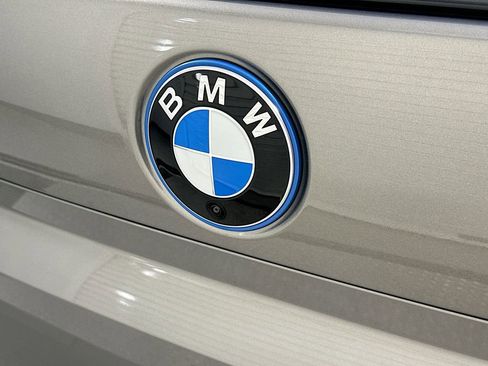 Used 2025 BMW i7 eDrive50 w/ Executive Package image 22