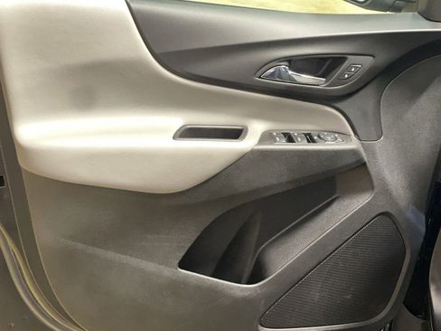 Used 2022 Chevrolet Equinox LT image 12