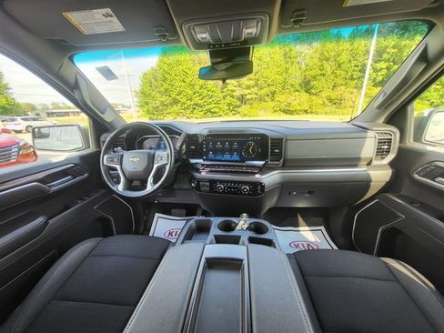 Used 2025 Chevrolet Silverado 1500 LT RWD image 14