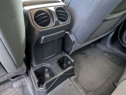 Used 2022 Jeep Wrangler Unlimited Sport AWD/4WD image 32
