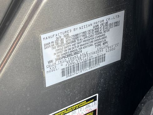 Used 2025 Nissan Kicks SV image 27