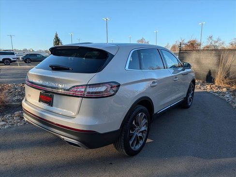 Used 2022 Lincoln Nautilus Reserve image 5