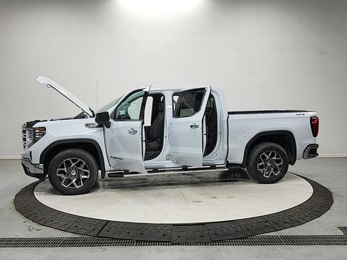 New 2026 GMC Sierra 1500 SLT w/ SLT Premium Plus Package AWD/4WD image 12