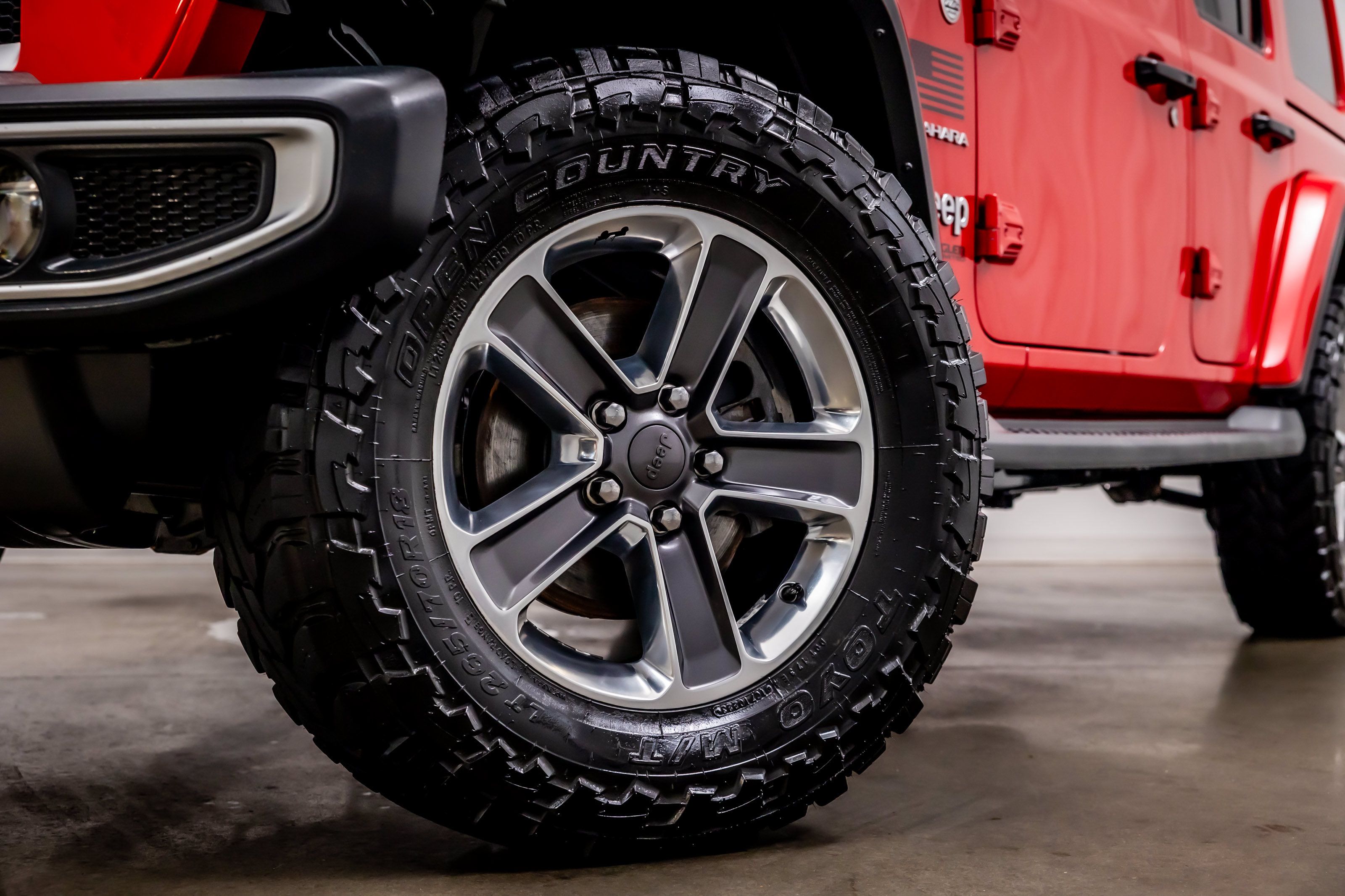 Used 2018 Jeep Wrangler Unlimited Sahara AWD/4WD image 23
