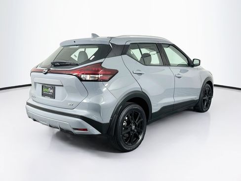 Used 2022 Nissan Kicks SV FWD image 9