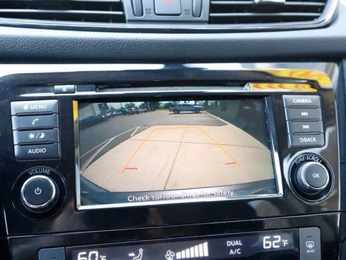 Used 2019 Nissan Rogue SV AWD/4WD image 24