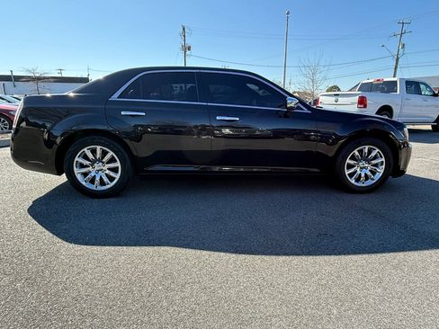 Used 2014 Chrysler 300 C RWD image 7