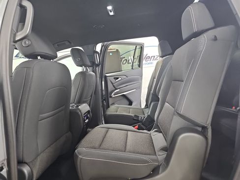 Certified 2024 Chevrolet Traverse LT w/ Trailering Package FWD image 19