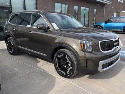 Certified 2023 Kia Telluride EX w/ EX Captain's Chair Package