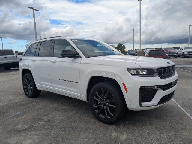 New 2026 Jeep Grand Cherokee Limited AWD/4WD image 2