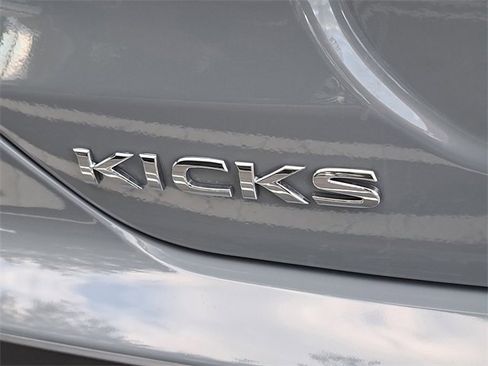 Used 2024 Nissan Kicks SV image 8