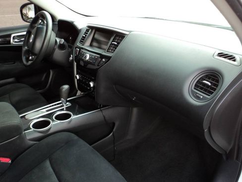 Used 2014 Nissan Pathfinder S FWD image 20