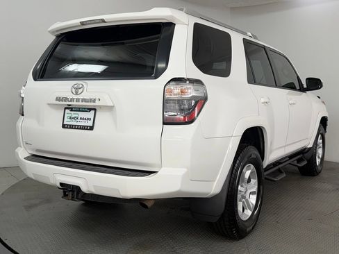 Used 2015 Toyota 4Runner SR5 AWD/4WD image 9
