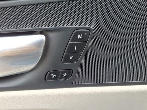 Certified 2023 Volvo XC60 B5 Plus image 16