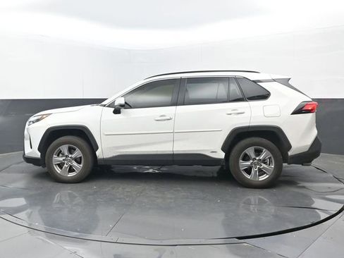 Used 2025 Toyota RAV4 XLE w/ Convenience Package image 7