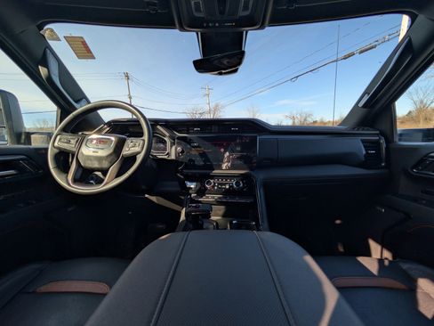 Used 2023 GMC Sierra 1500 AT4 w/ AT4 Premium Package image 2