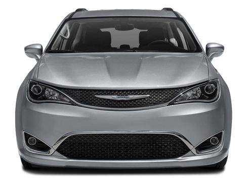 Used 2018 Chrysler Pacifica Touring-L Plus w/ Tire & Wheel Group image 4