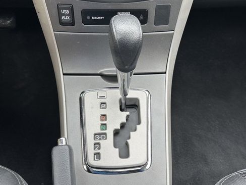 Used 2013 Toyota Corolla S image 35