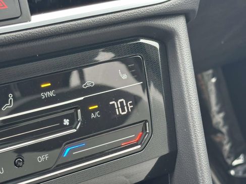 New 2026 Volkswagen Taos SE FWD image 22