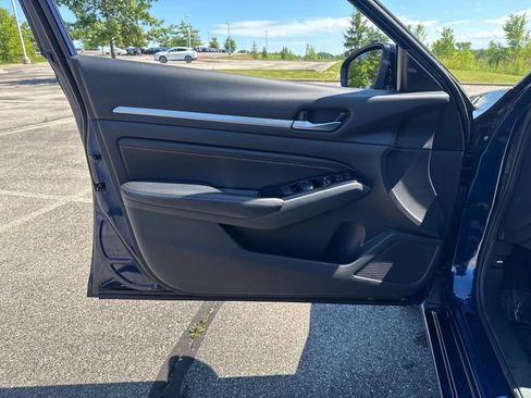 Used 2023 Nissan Altima 2.5 SR w/ SR Premium Package AWD/4WD image 24