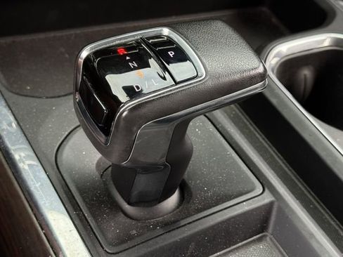 Used 2022 GMC Sierra 1500 SLT w/ SLT Convenience Package RWD image 19