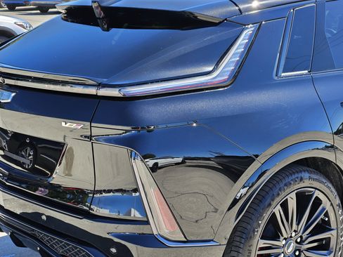 New 2026 Cadillac Lyriq V AWD/4WD image 10