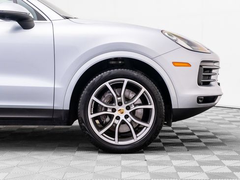 Certified 2023 Porsche Cayenne AWD/4WD image 36