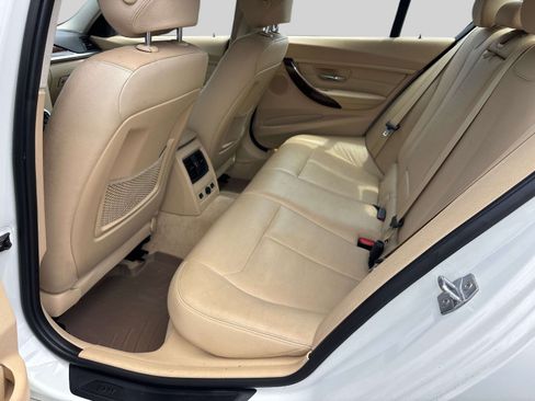 Used 2014 BMW 328i xDrive Sedan AWD/4WD image 9