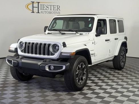 Used 2024 Jeep Wrangler Unlimited Sahara w/ Technology Group AWD/4WD image 4
