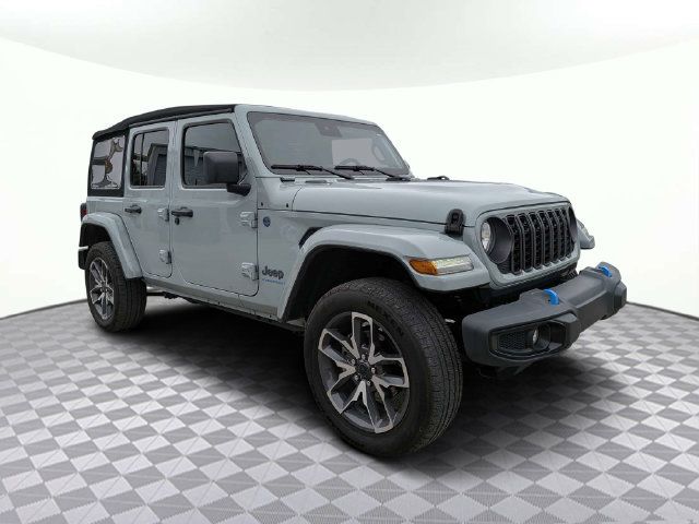 Used 2024 Jeep Wrangler Unlimited AWD/4WD image 2