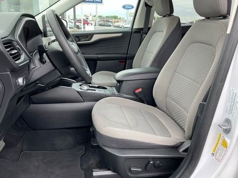 Used 2022 Ford Escape SE FWD image 17