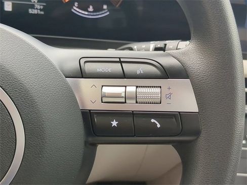 Certified 2025 Hyundai Tucson SE image 30