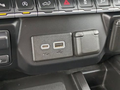 Used 2019 GMC Sierra 1500 Denali w/ Denali Ultimate Package AWD/4WD image 31