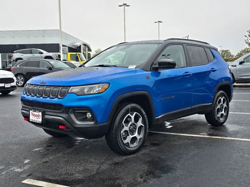 Used 2022 Jeep Compass Trailhawk w/ Sun and Sound Group AWD/4WD image 6