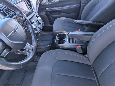 Used 2019 Chrysler Pacifica Touring Plus w/ S Appearance Package image 16